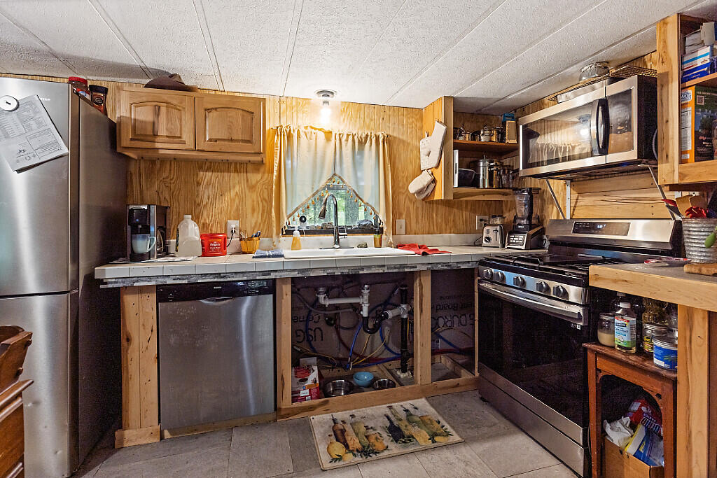 337 Sumner Road Hartford, ME 04220 - Photo 14 of 46 10_BP5A0135_DxO_mls