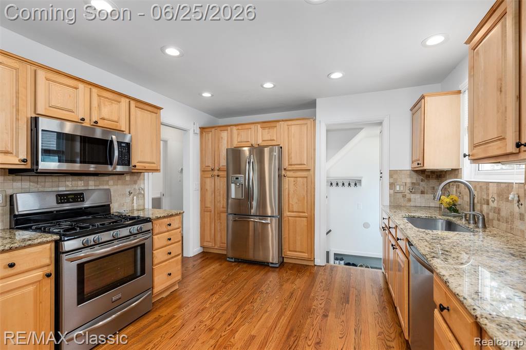 605 Fernwood Road Royal Oak, MI 48067 - Photo 9 of 40