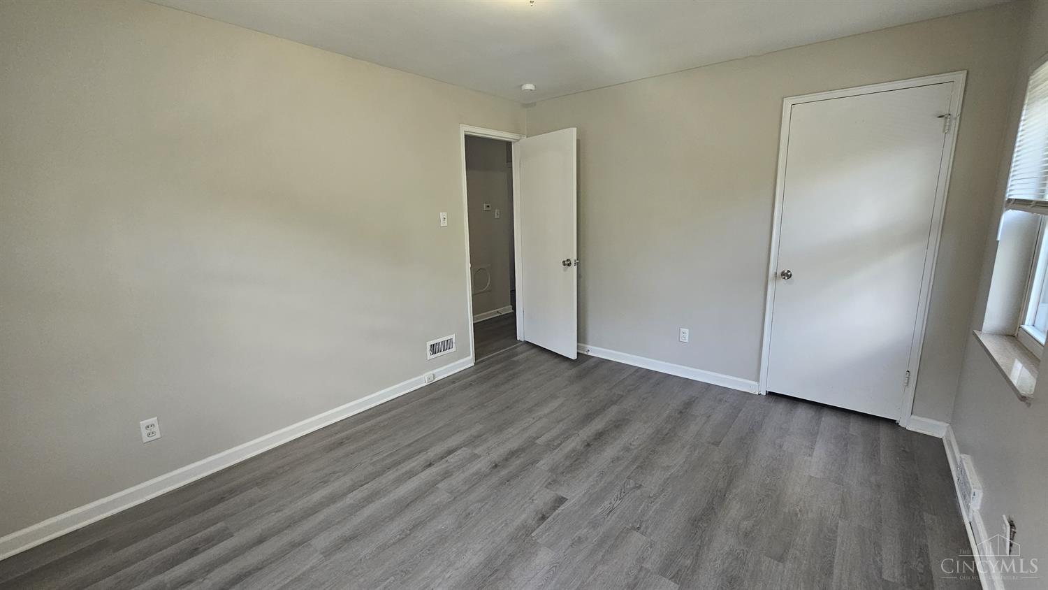 4452 Foley Road Cincinnati, OH 45238 - Photo 9 of 21