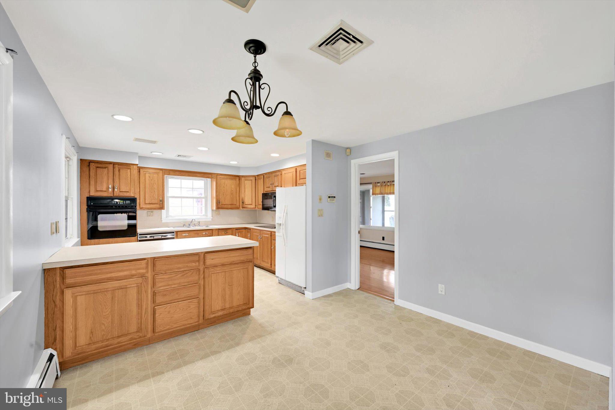 370 Beverly Road Camp Hill, PA 17011 - Photo 11 of 39