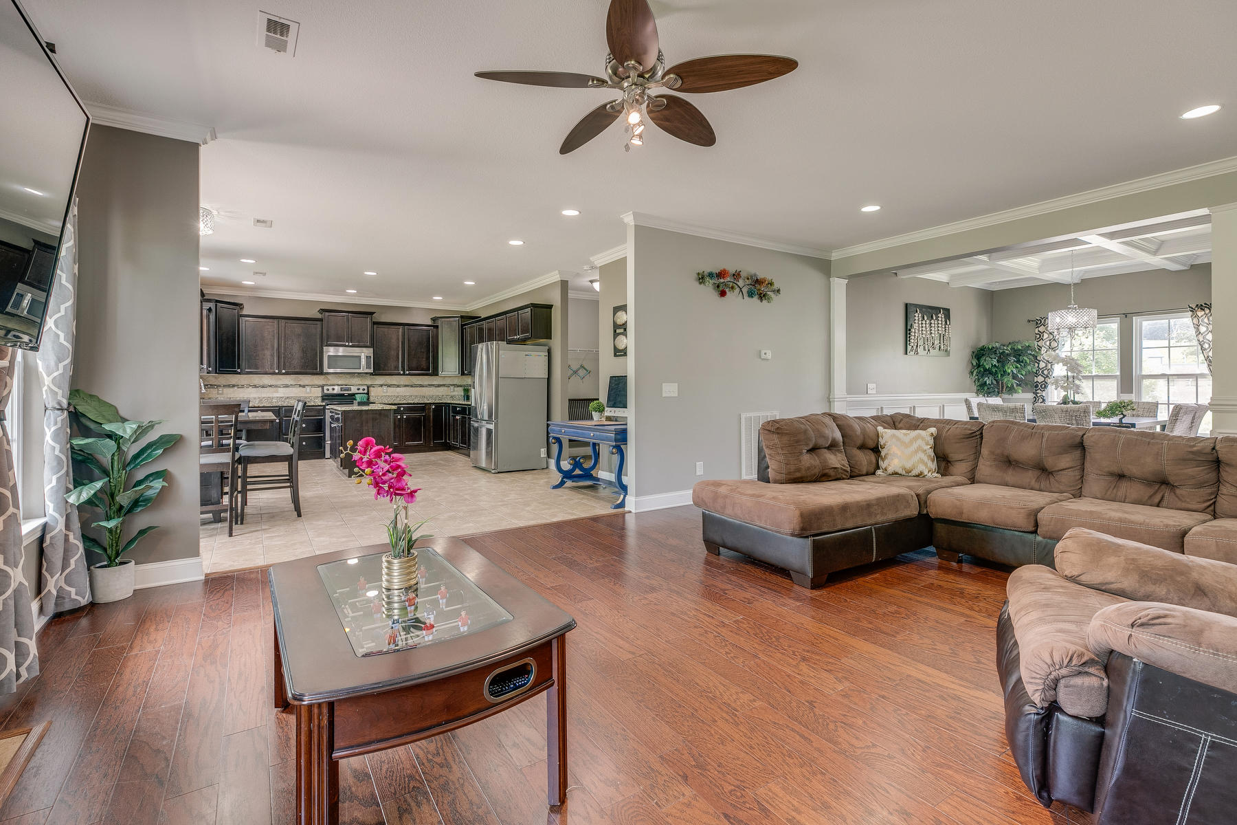 2740 Edinburgh Channel Road Kingsport, TN 37664 - Photo 16 of 54 016