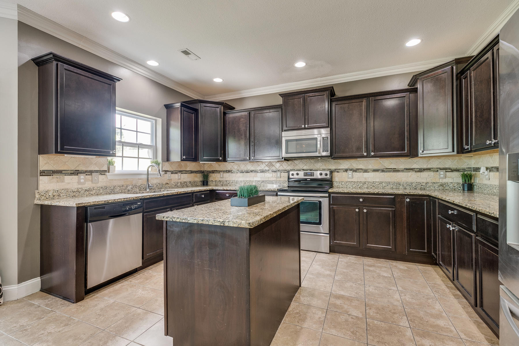 2740 Edinburgh Channel Road Kingsport, TN 37664 - Photo 22 of 54 022