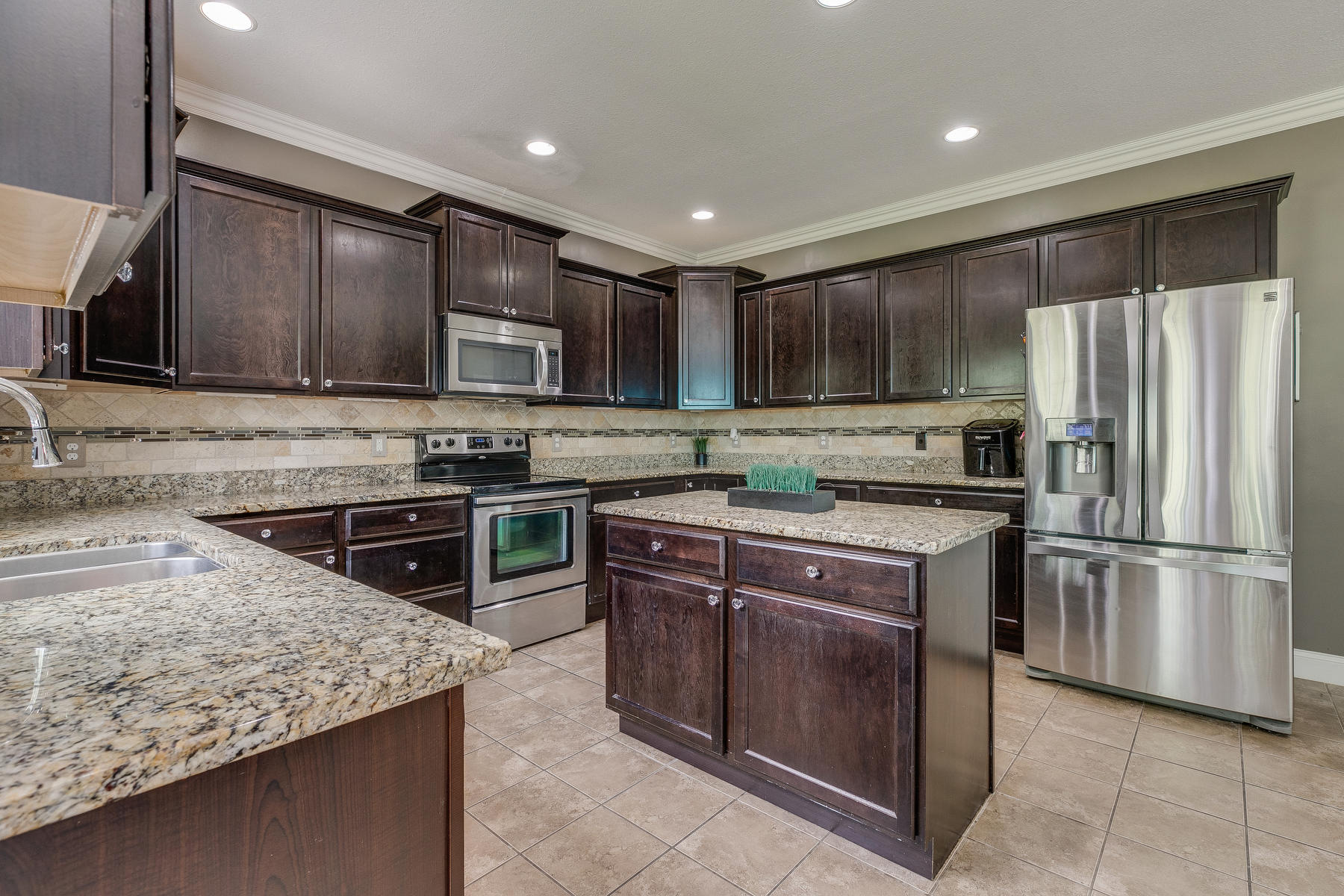 2740 Edinburgh Channel Road Kingsport, TN 37664 - Photo 24 of 54 024