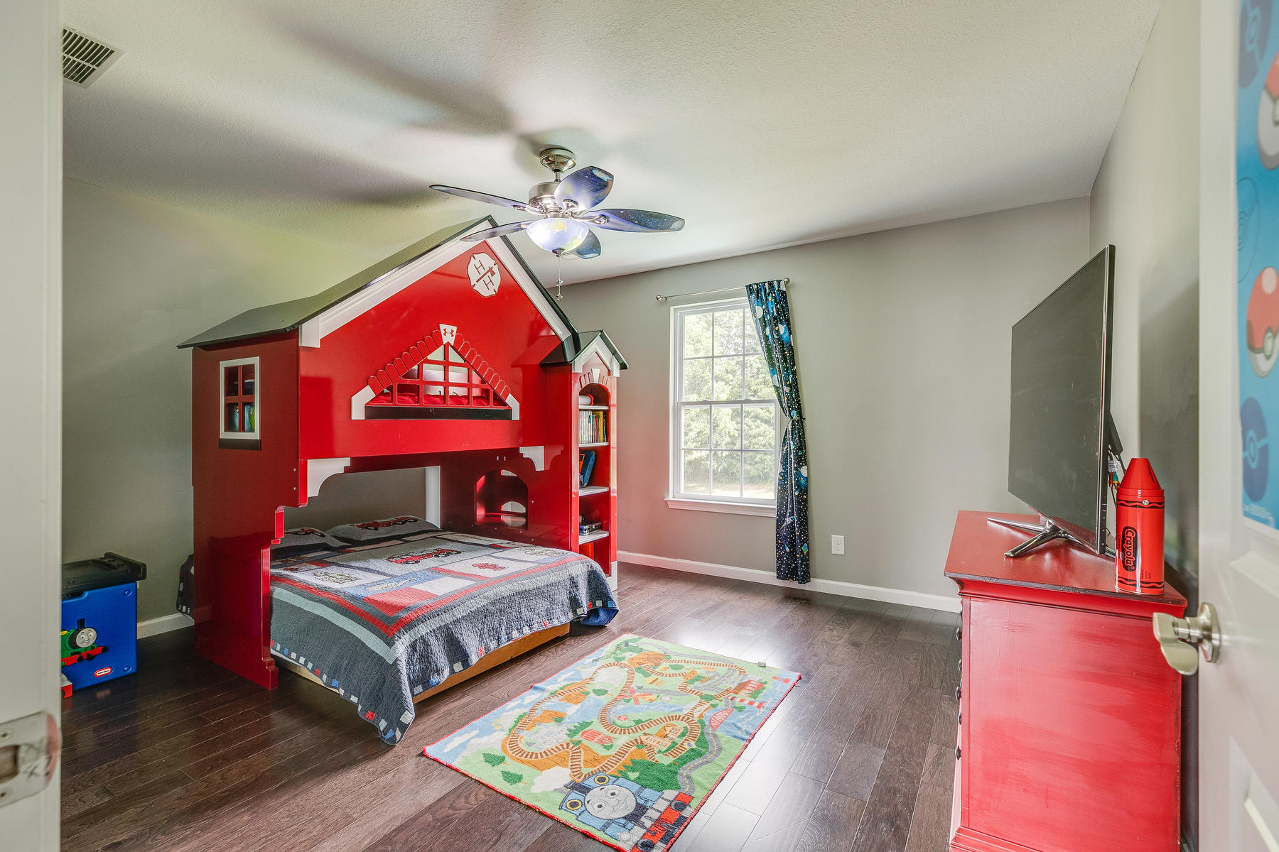 2740 Edinburgh Channel Road Kingsport, TN 37664 - Photo 41 of 54 041