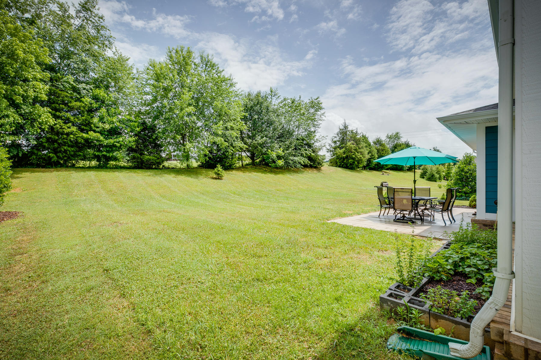 2740 Edinburgh Channel Road Kingsport, TN 37664 - Photo 48 of 54 048