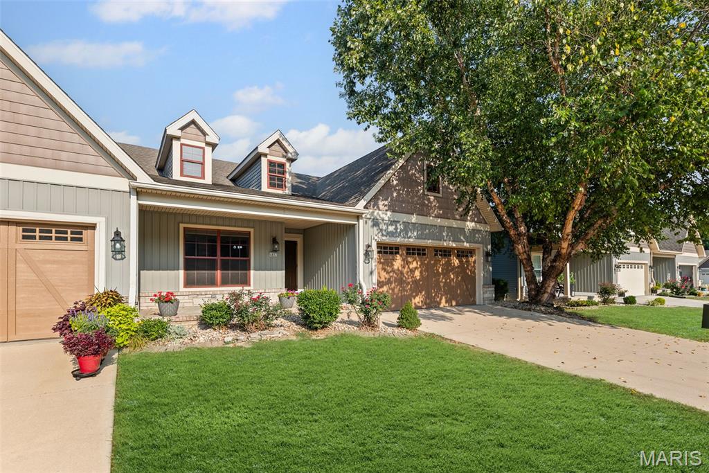 4802 Azalea Place Alton, IL 62002 - Photo 2 of 36