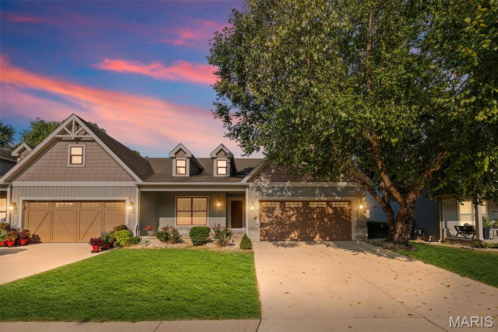 4802 Azalea Place Alton, IL 62002 - Photo 3 of 36