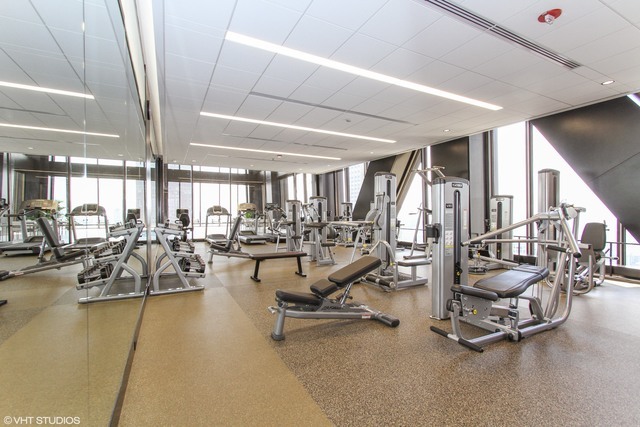 175 East Delaware Place, Unit 5308 Chicago, IL 60611 - Photo 14 of 20