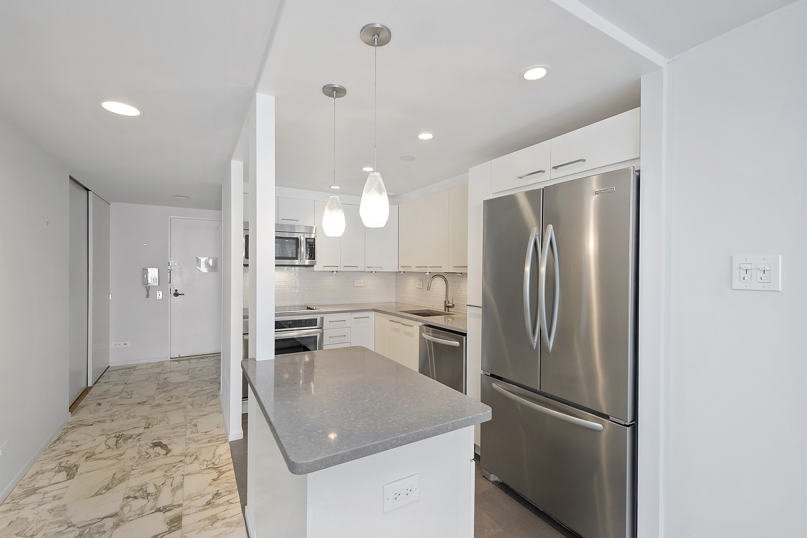 175 East Delaware Place, Unit 5308 Chicago, IL 60611 - Photo 3 of 20