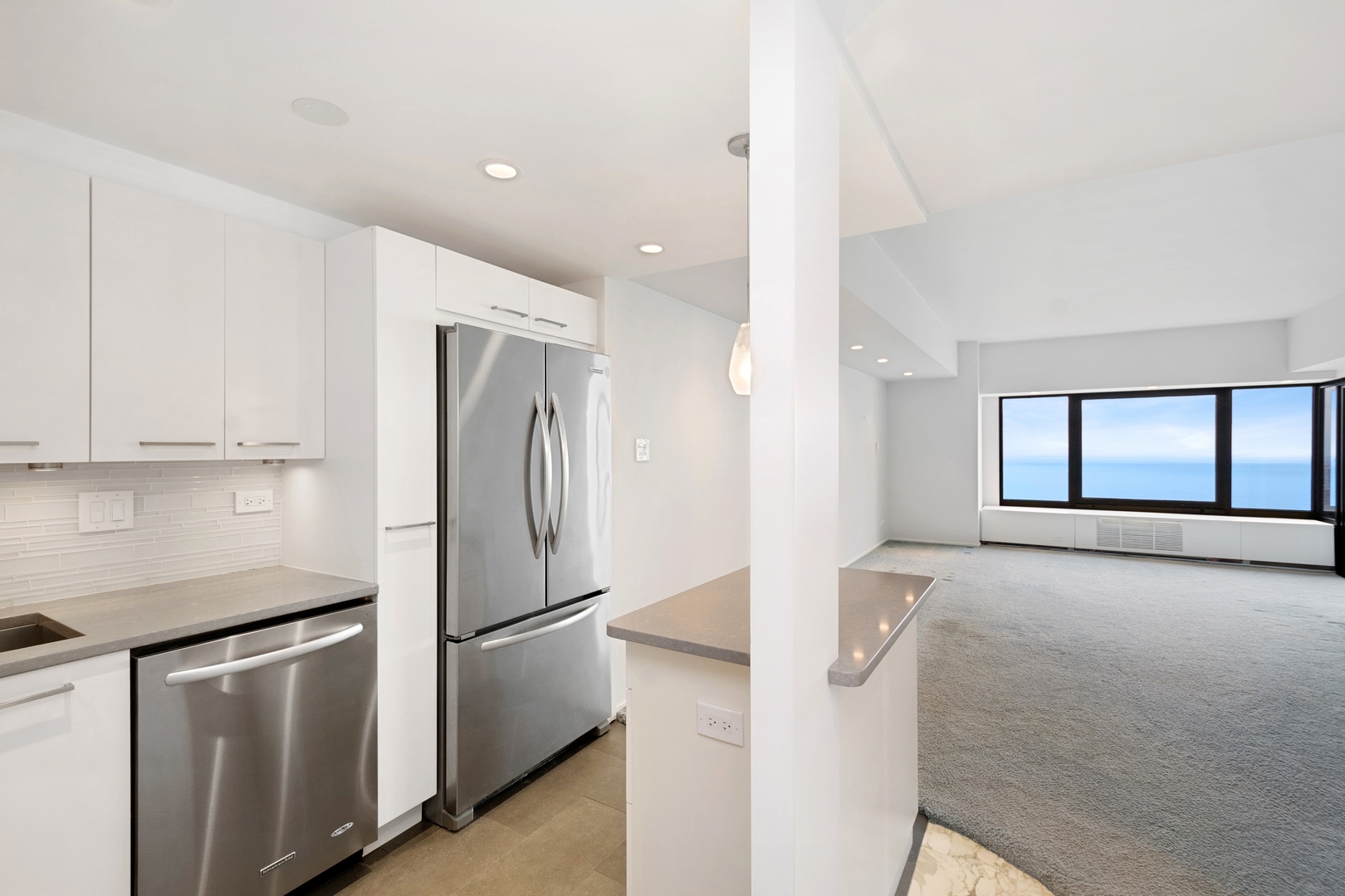 175 East Delaware Place, Unit 5308 Chicago, IL 60611 - Photo 5 of 20