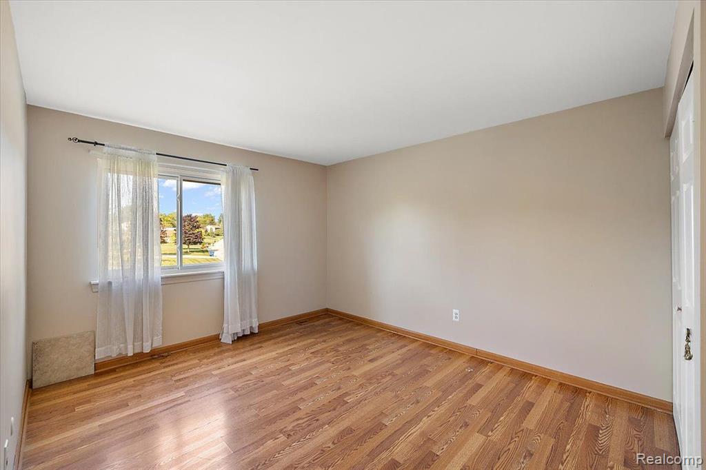 5071 Patrick Road West Bloomfield, MI 48322 - Photo 26 of 30 Gallery Image 26
