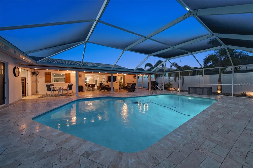 1049 McCarty Street Dunedin, FL 34698 - Photo 40 of 49 a view of a indoor swimming pool