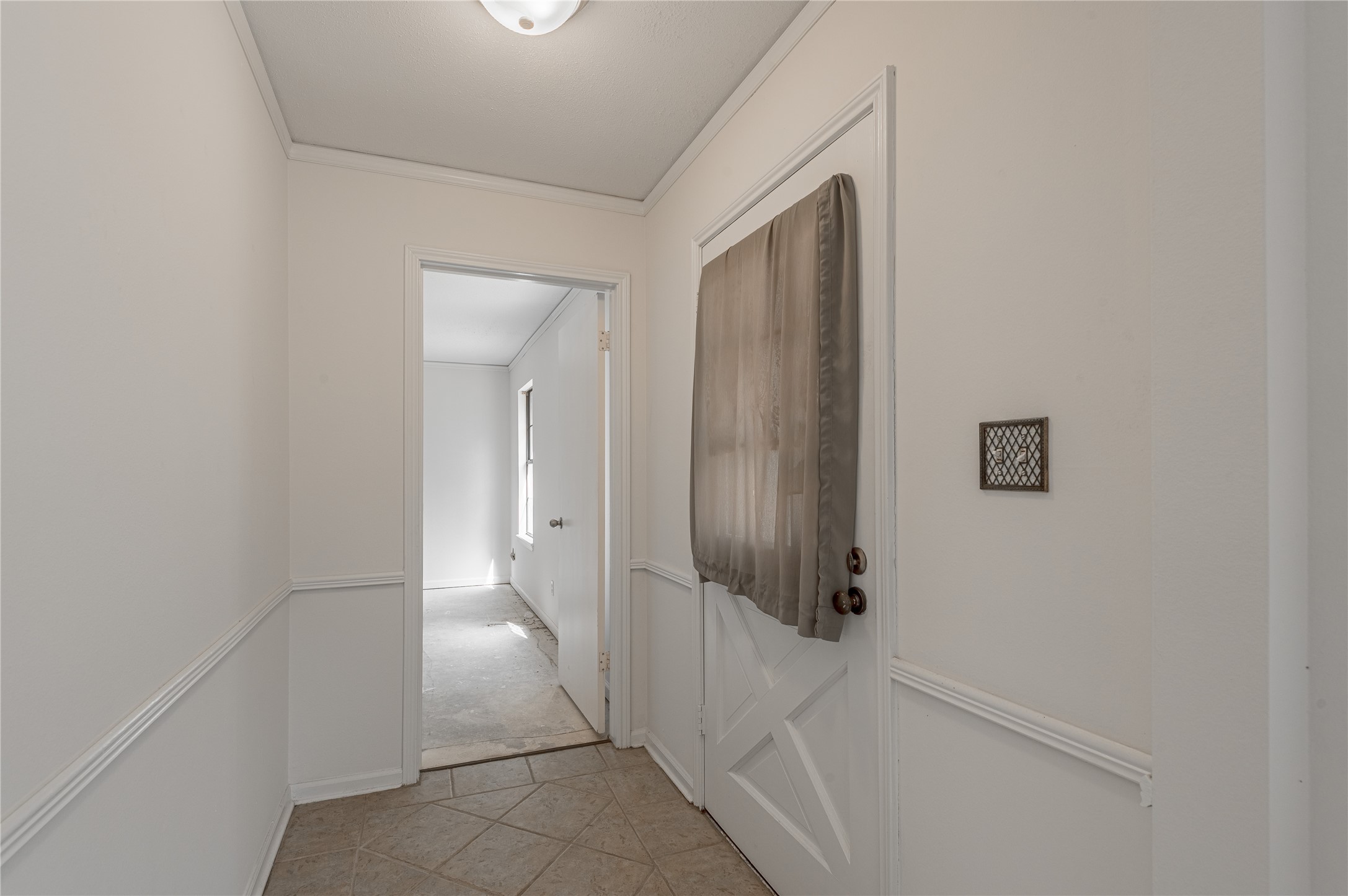 3644 Sage Street Huntsville, TX 77340 - Photo 7 of 20 a bathroom with a tub and shower