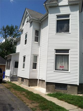 32 Malden Street Springfield, MA 01108 - Photo 4 of 6