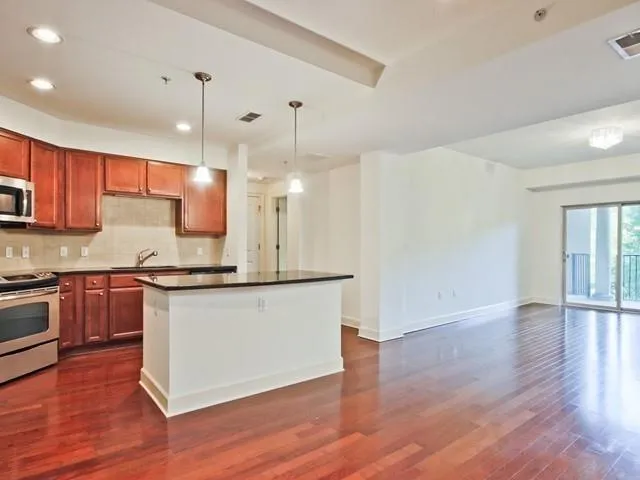 $2,700 | 200 River Vista Drive, Unit 507, Atlanta, GA 30339