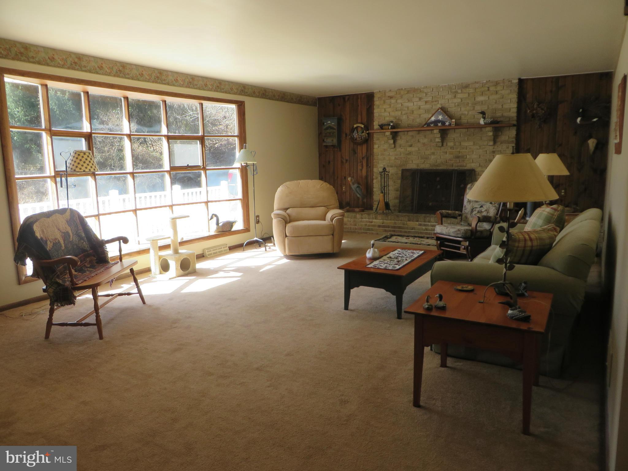 3244 Bert Koontz Road Taneytown, MD 21787 - Photo 3 of 29 Living Room
