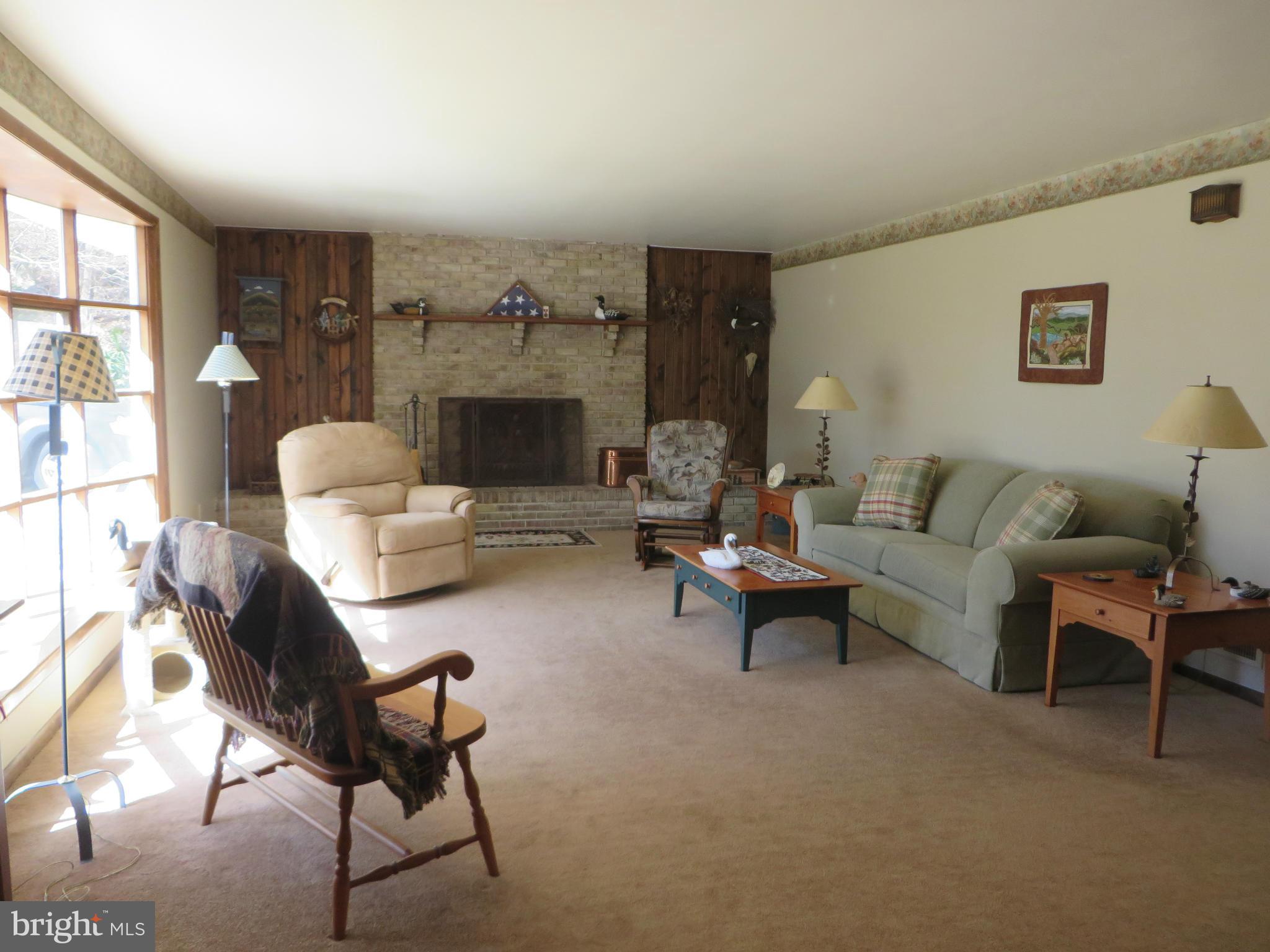 3244 Bert Koontz Road Taneytown, MD 21787 - Photo 4 of 29 Living Room