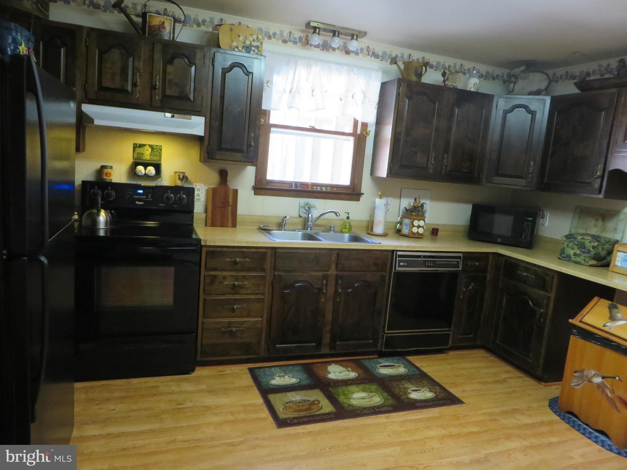 3244 Bert Koontz Road Taneytown, MD 21787 - Photo 5 of 29 Kitchen