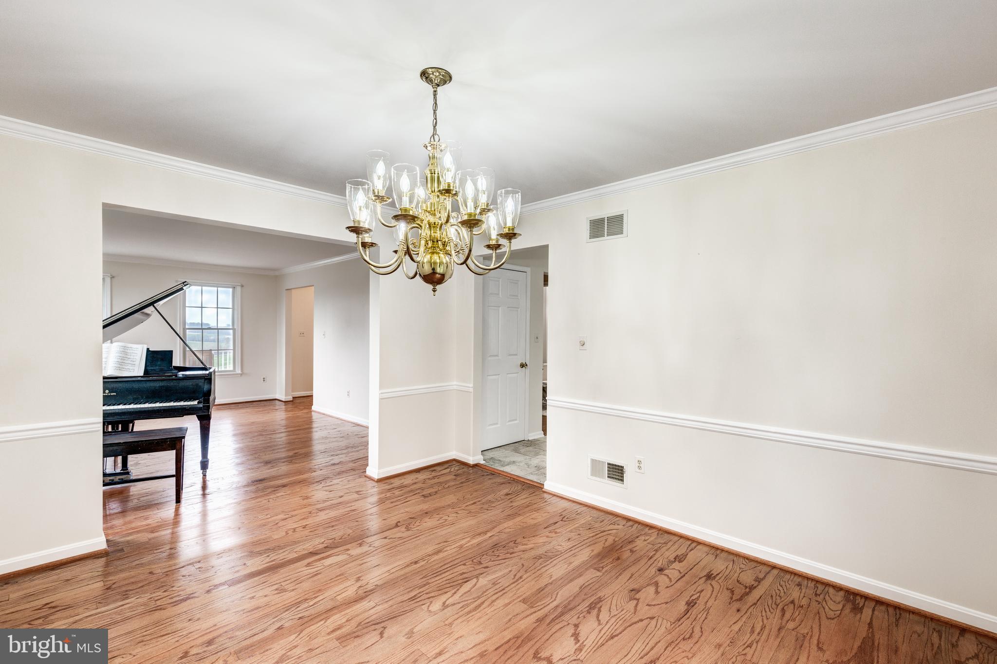 1667 Exeter Road Westminster, MD 21157 - Photo 17 of 78 CLASSIC STYLE