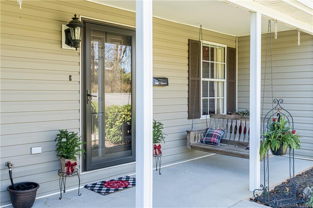 481 Morgan Road Candler, NC 28715 - Photo 5 of 46 Gallery Image 5
