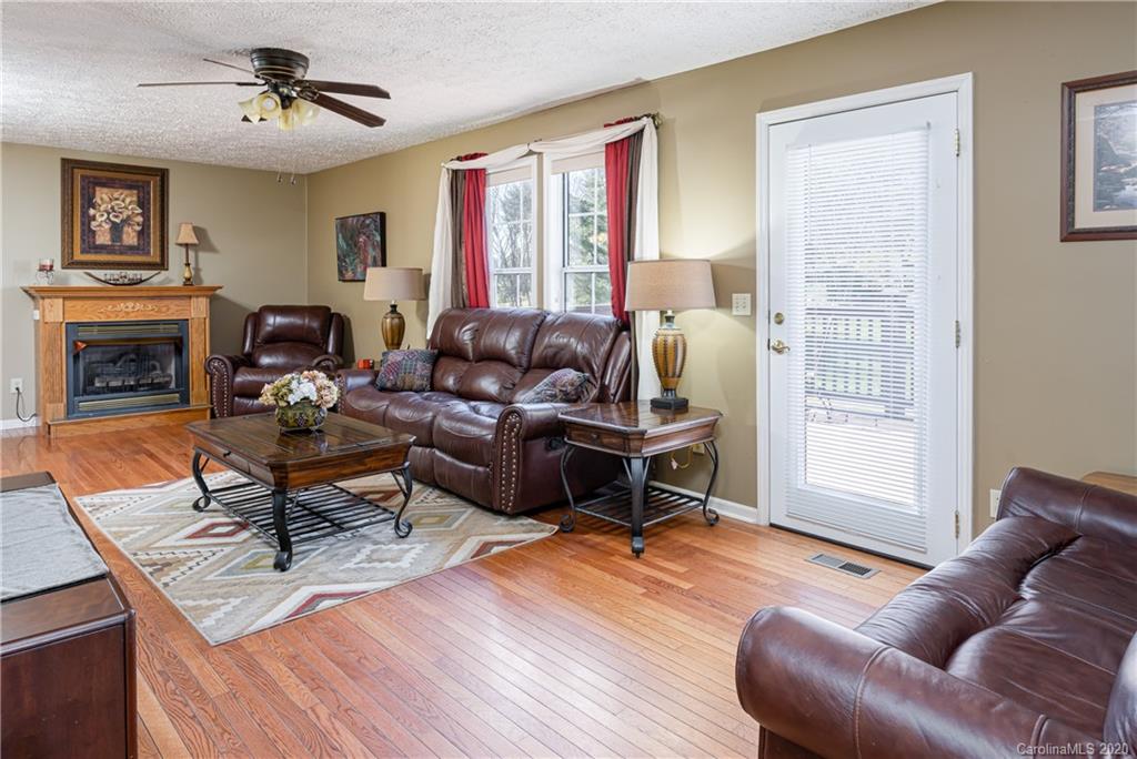 481 Morgan Road Candler, NC 28715 - Photo 7 of 46 Gallery Image 7