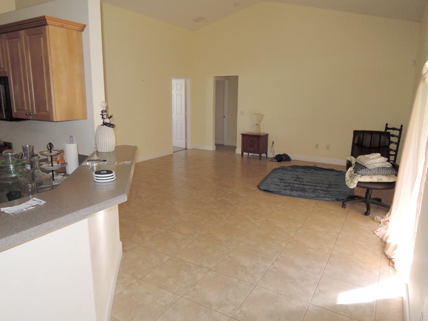 569 Southwest Undallo Road Port St. Lucie, FL 34953 - Photo 3 of 21 Family Room / Living Room