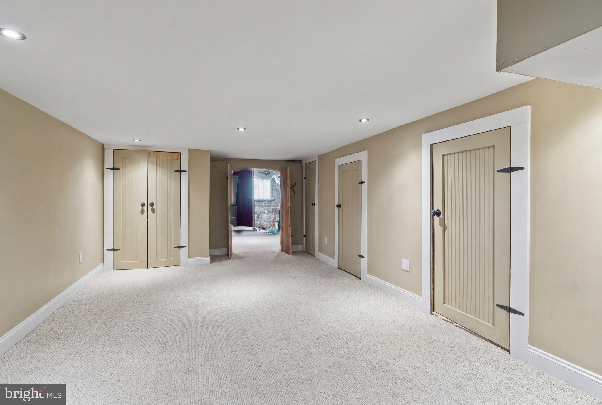 347 Yale Avenue Baltimore, MD 21229 - Photo 59 of 59 a view of empty room with closet and natural light
