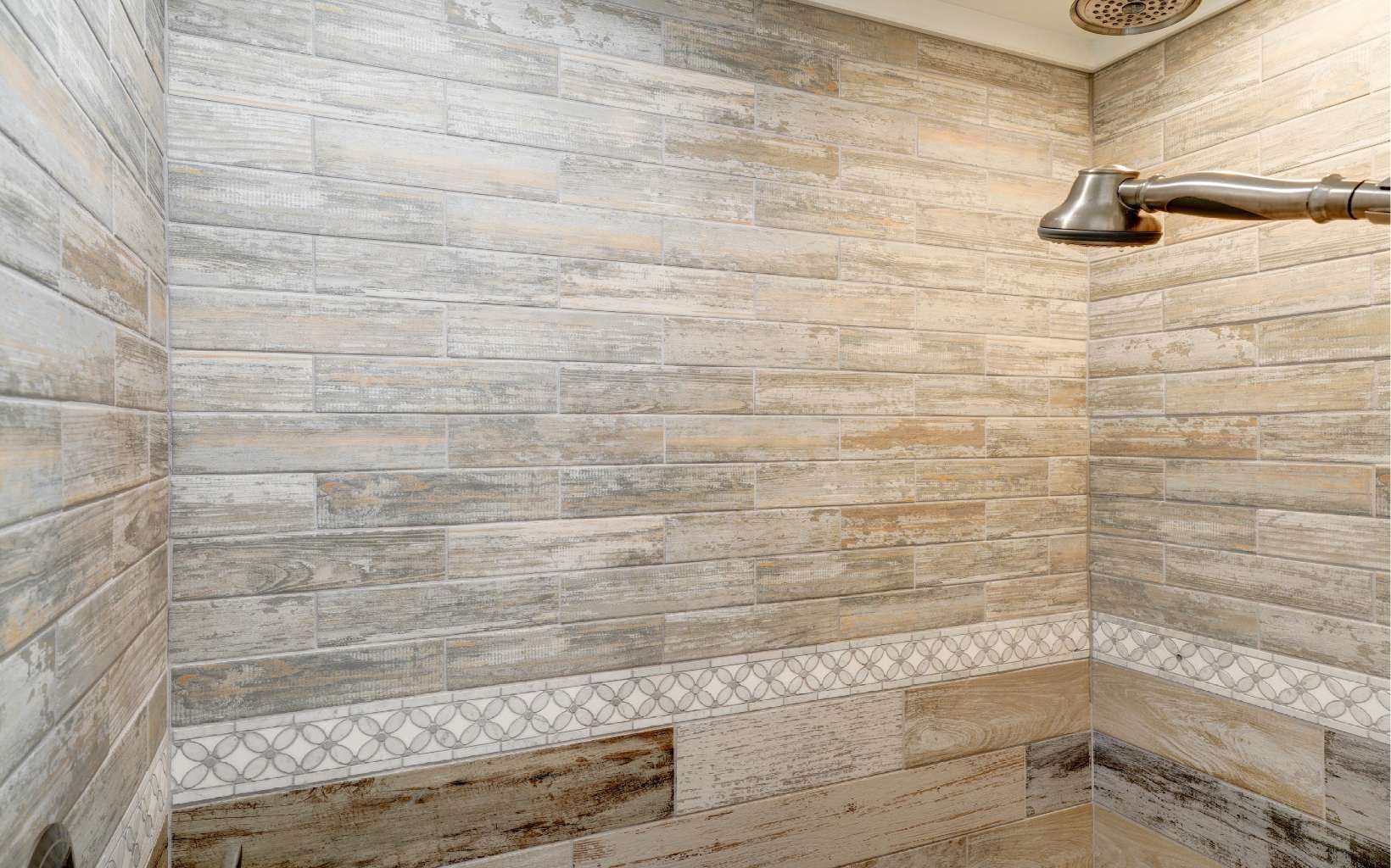 60 Buckeye Branch Road Morganton, GA 30560 - Photo 11 of 21 a bathroom with a bathtub