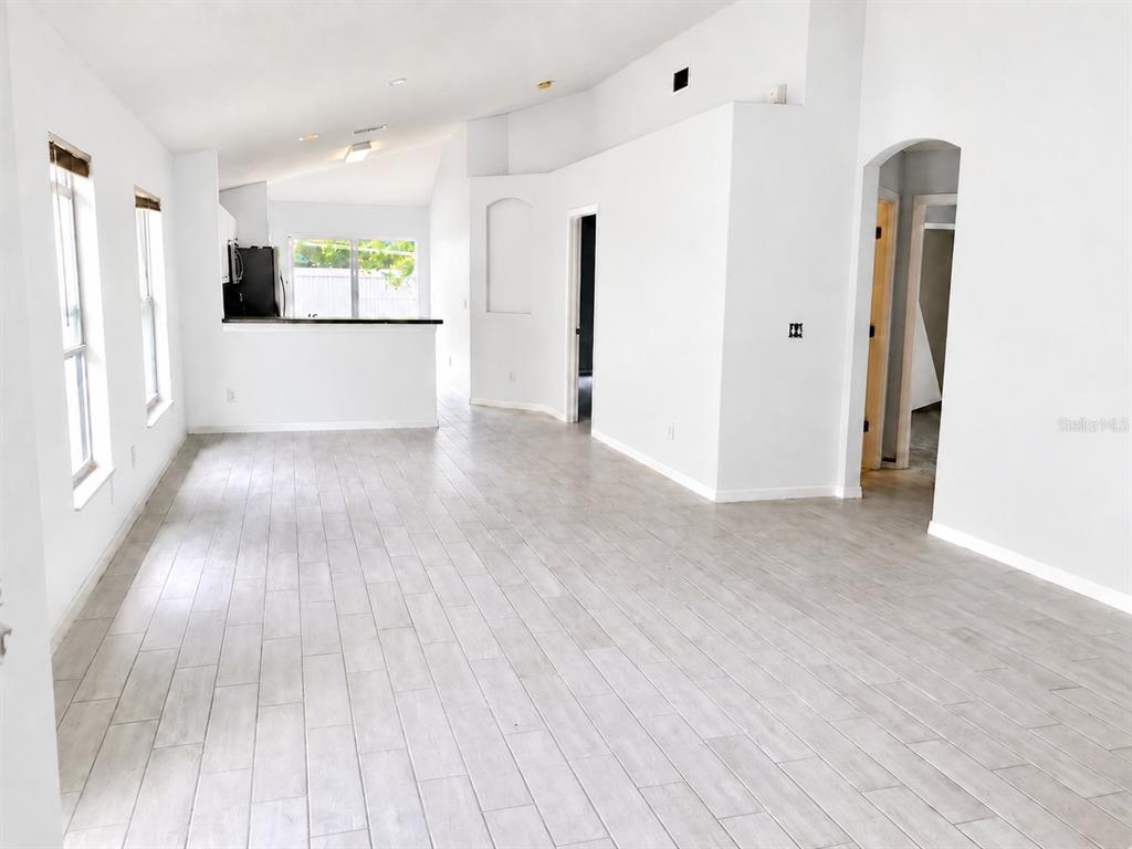 32215 Fish Hook Loop Wesley Chapel, FL 33545 - Photo 4 of 20 Gallery Image 4