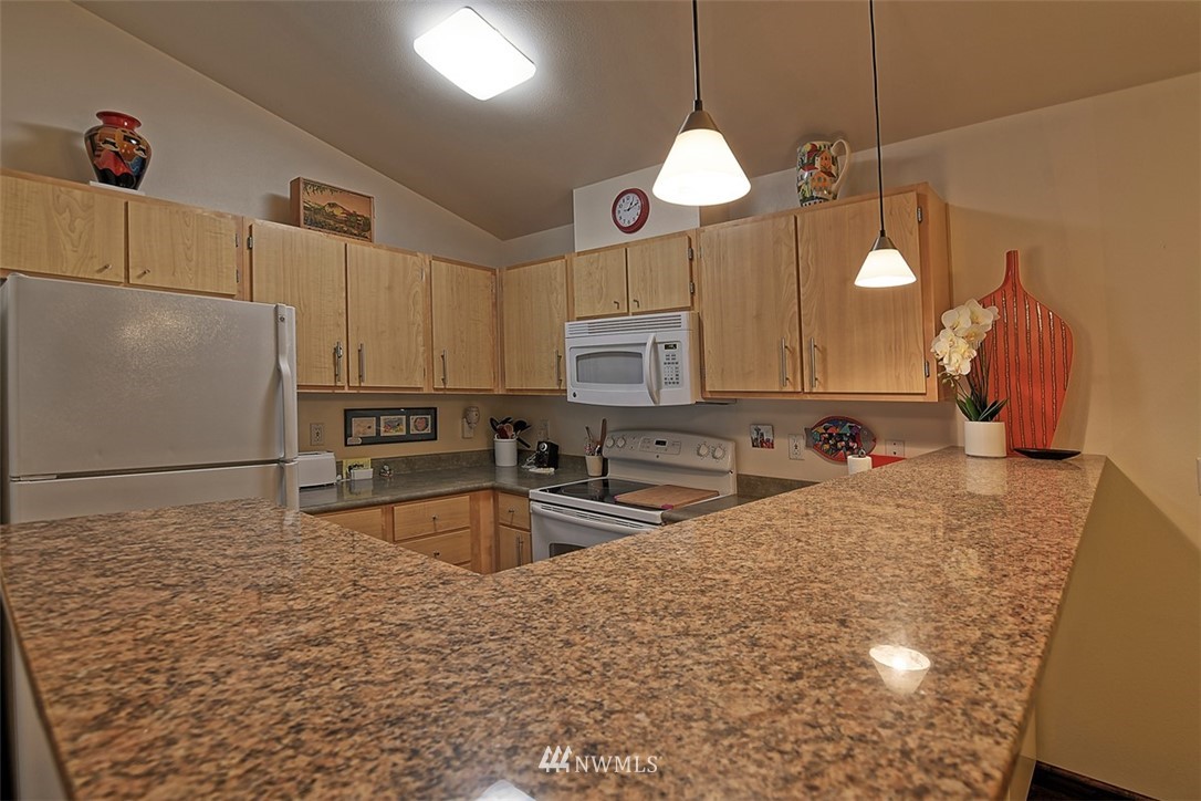 10709 Valley View Road, Unit A306 Bothell, WA 98011 - Photo 5 of 15