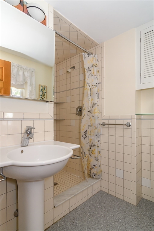 365 Dover Road Westwood, MA 02090 - Photo 22 of 36 Gallery Image 22