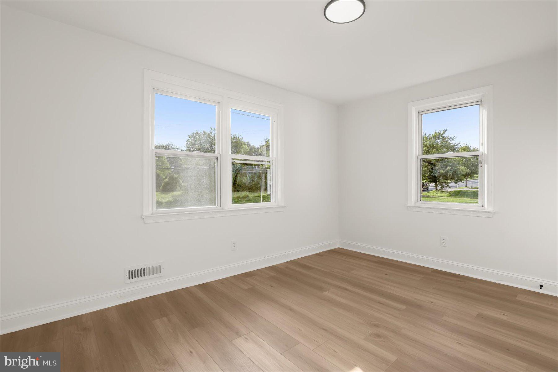 6521 Ridge Road Baltimore, MD 21237 - Photo 15 of 31 Main level bedroom 2