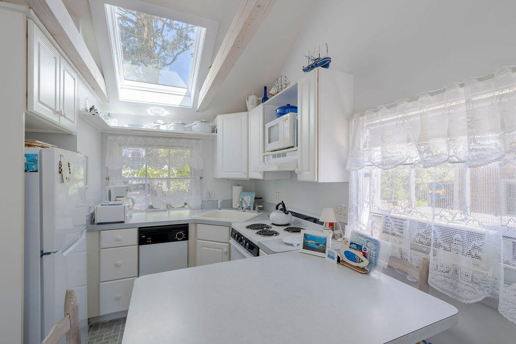 420 Chequessett Neck Road, Unit 10 Wellfleet, MA 02667 - Photo 7 of 22 420_Chequessett-9