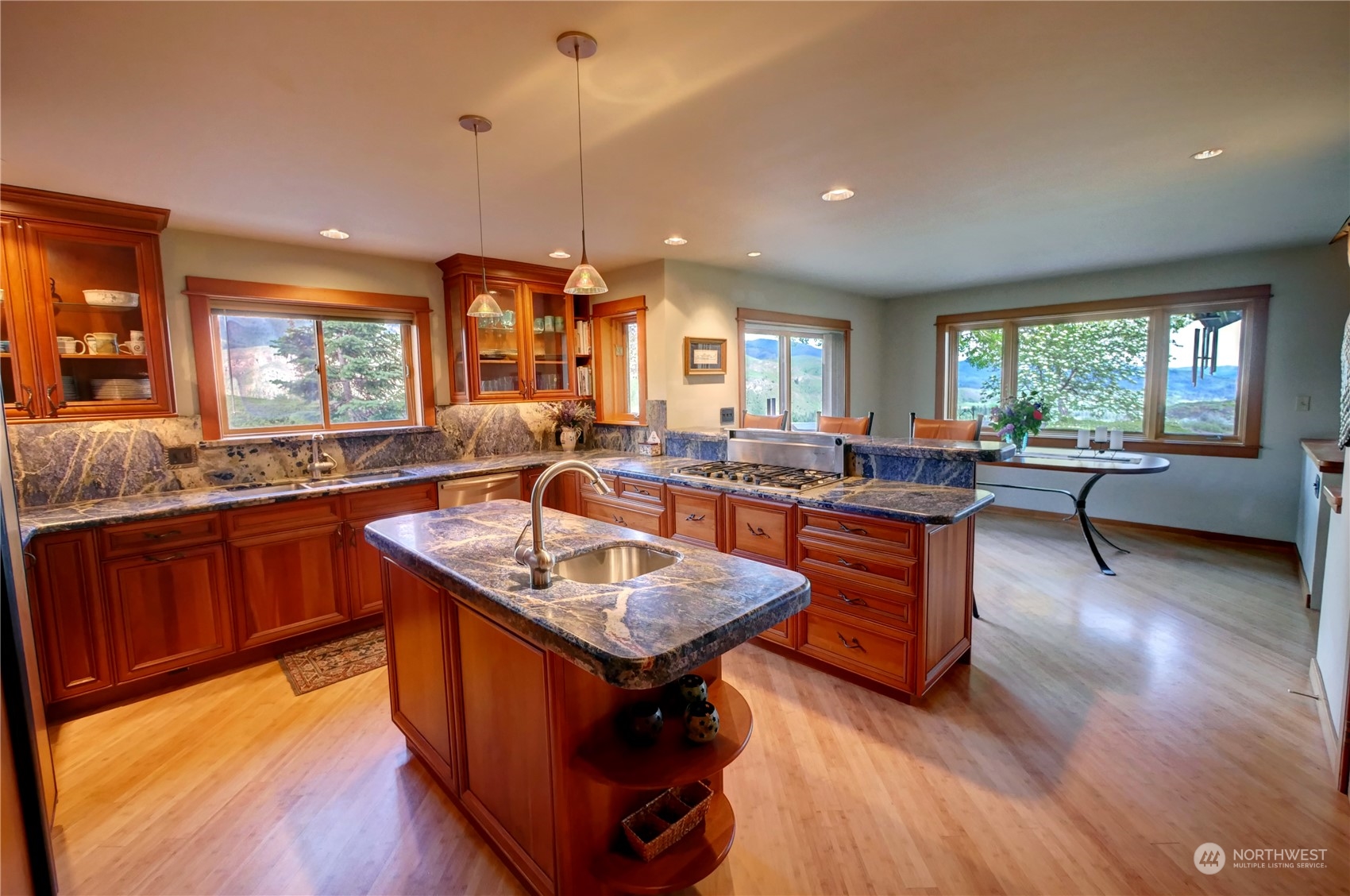 134 Raven Road Winthrop, WA 98862 - Photo 11 of 37 Gallery Image 11