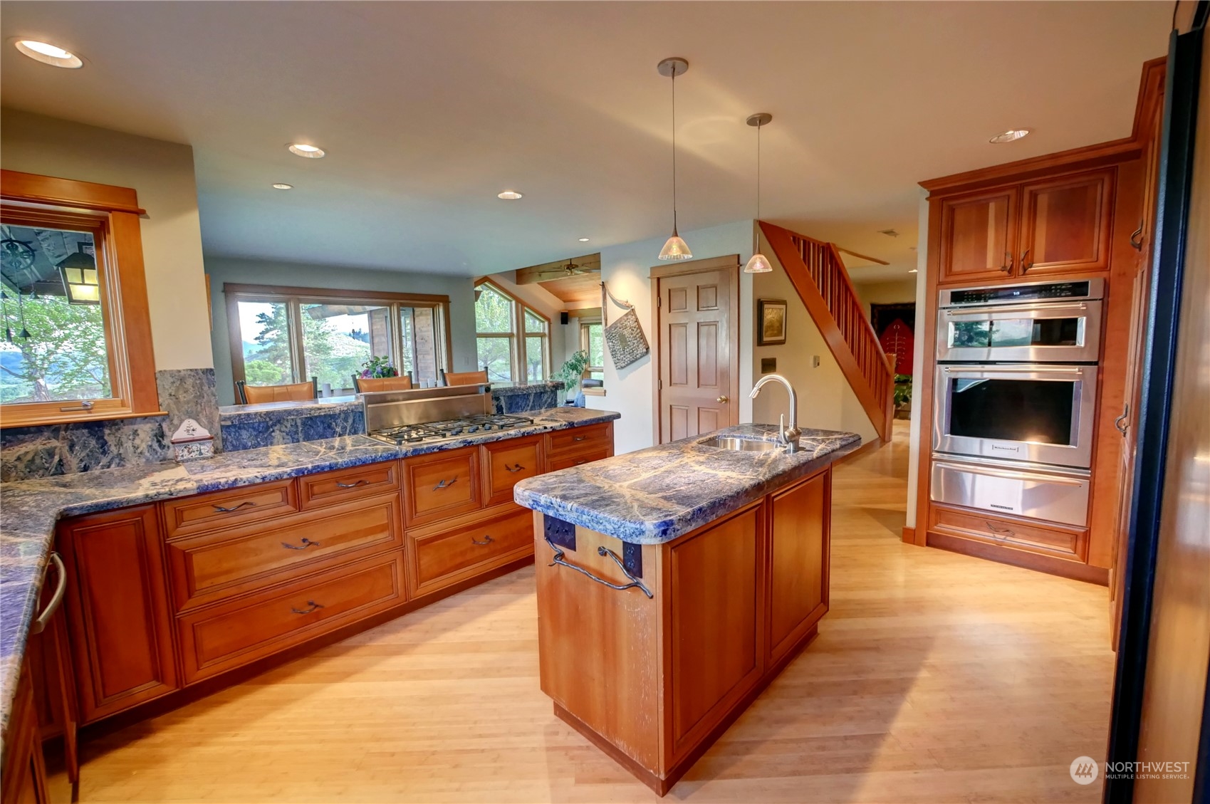 134 Raven Road Winthrop, WA 98862 - Photo 12 of 37 Gallery Image 12