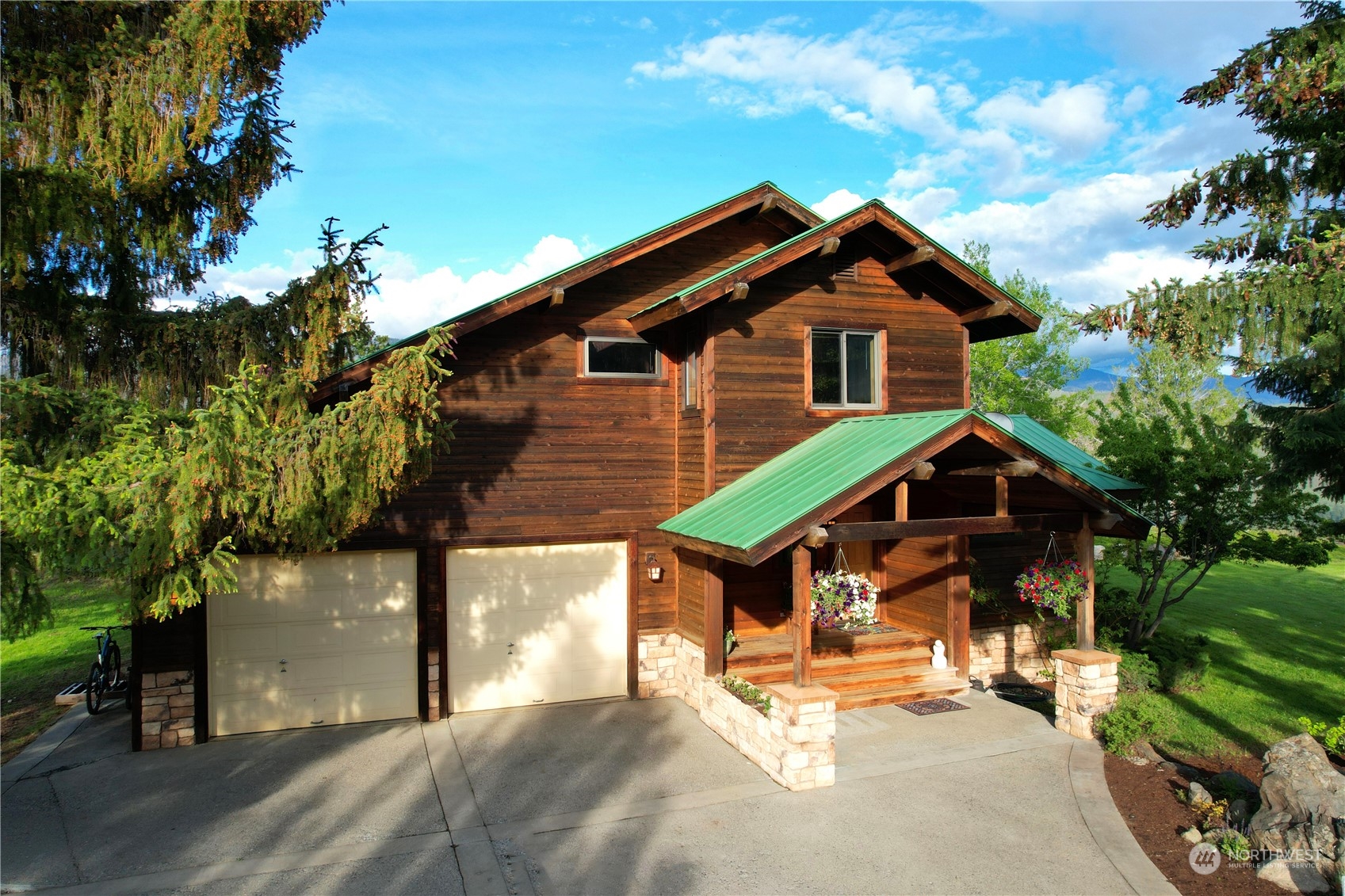 134 Raven Road Winthrop, WA 98862 - Photo 3 of 37 Gallery Image 3