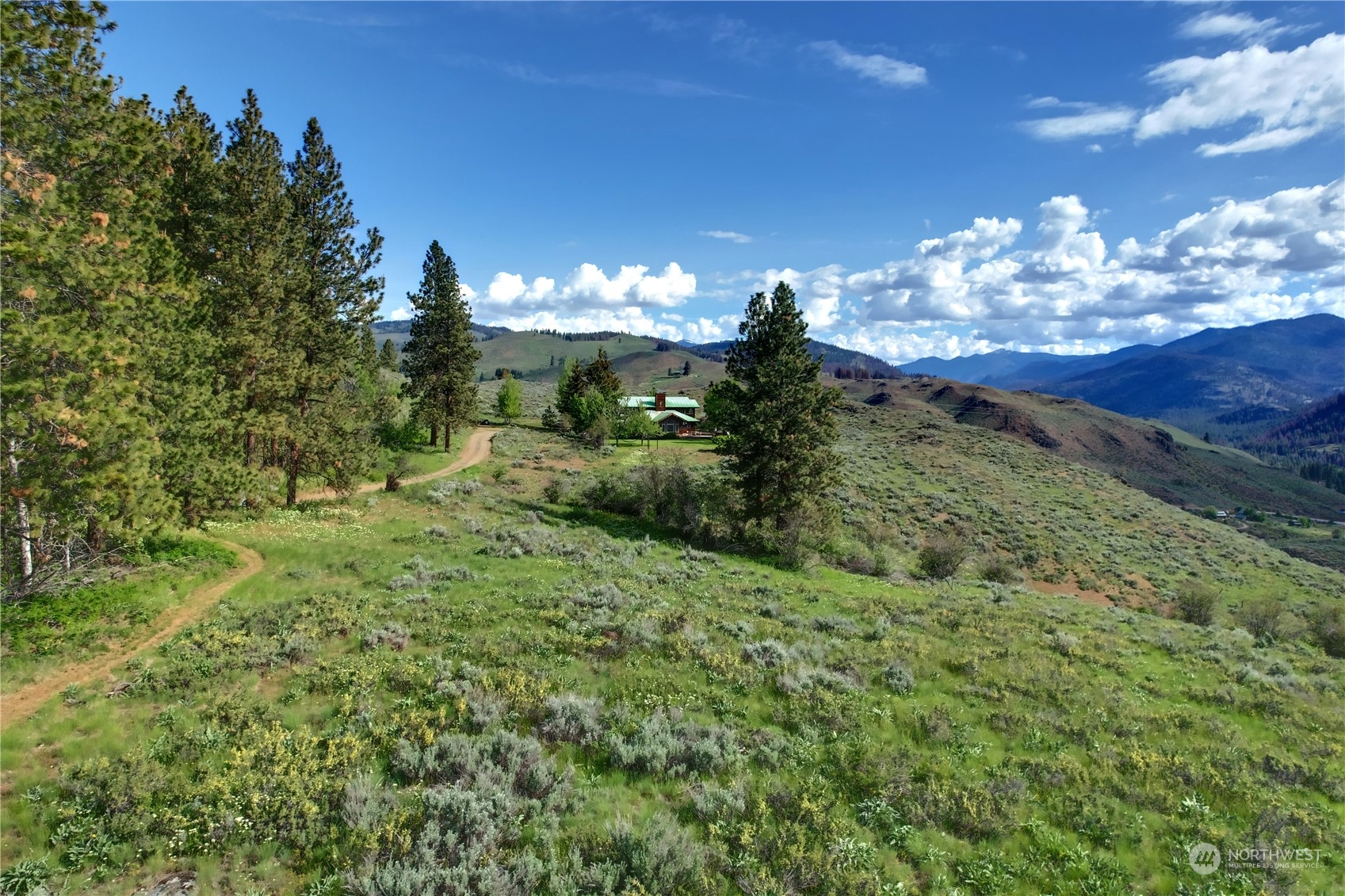 134 Raven Road Winthrop, WA 98862 - Photo 5 of 37 Gallery Image 5