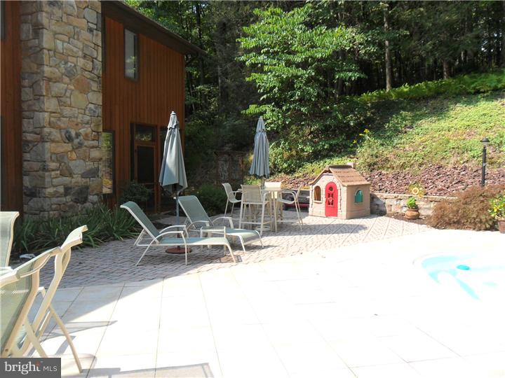 109 Country Club Road Ashland, PA 17921 - Photo 25 of 25 Patio