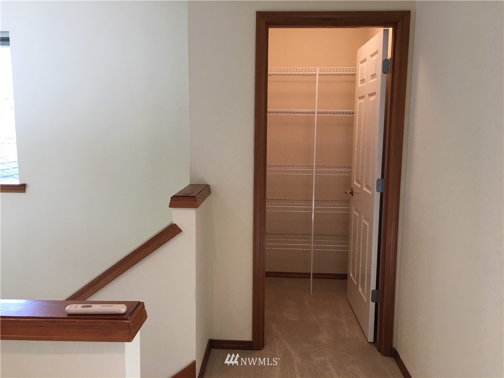 207 Lind Avenue Northwest Renton, WA 98057 - Photo 22 of 25