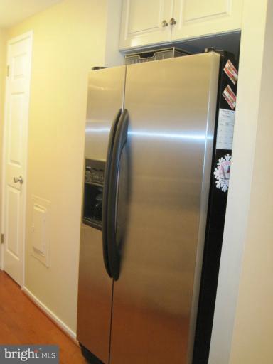 6101 Edsall Road, Unit 409 Alexandria, VA 22304 - Photo 12 of 25 Kitchen