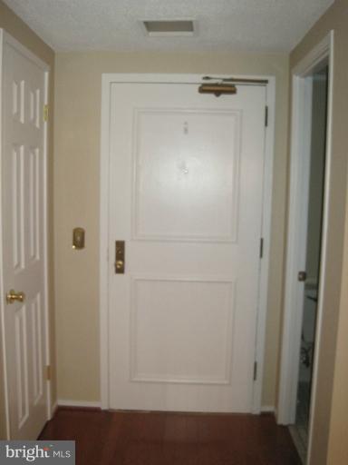 6101 Edsall Road, Unit 409 Alexandria, VA 22304 - Photo 17 of 25 Interior (General)