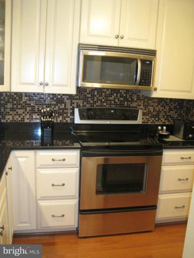 6101 Edsall Road, Unit 409 Alexandria, VA 22304 - Photo 7 of 25 Kitchen