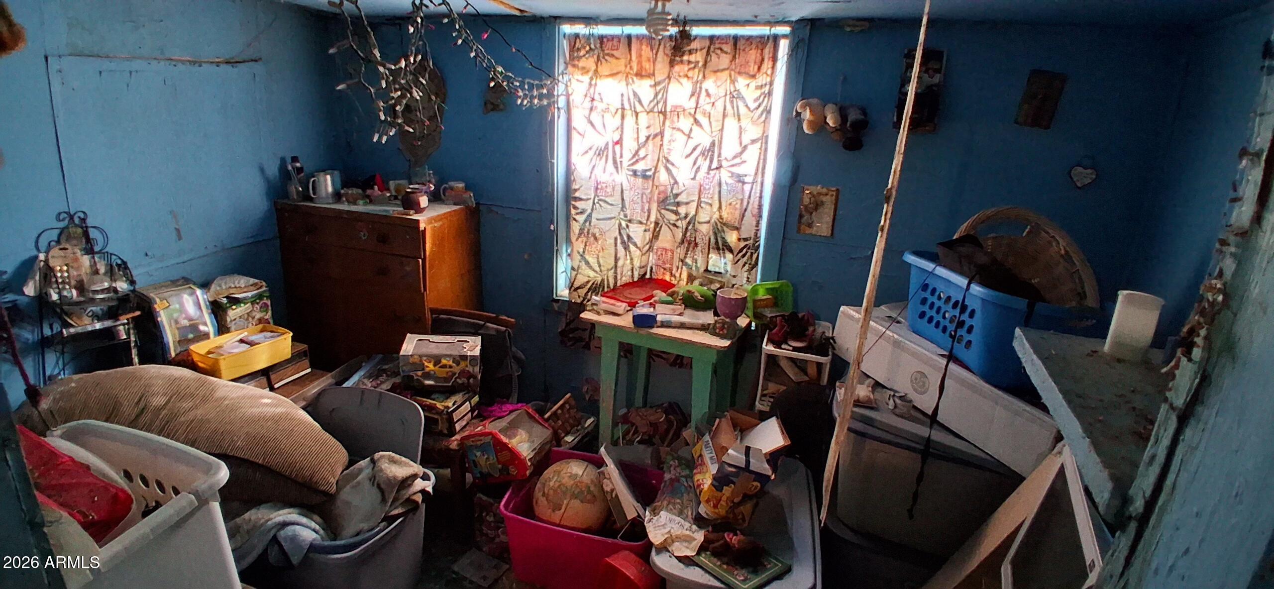 4048 South Cooley Ranch Road Winkelman, AZ 85192 - Photo 20 of 20 a room with musical instruments