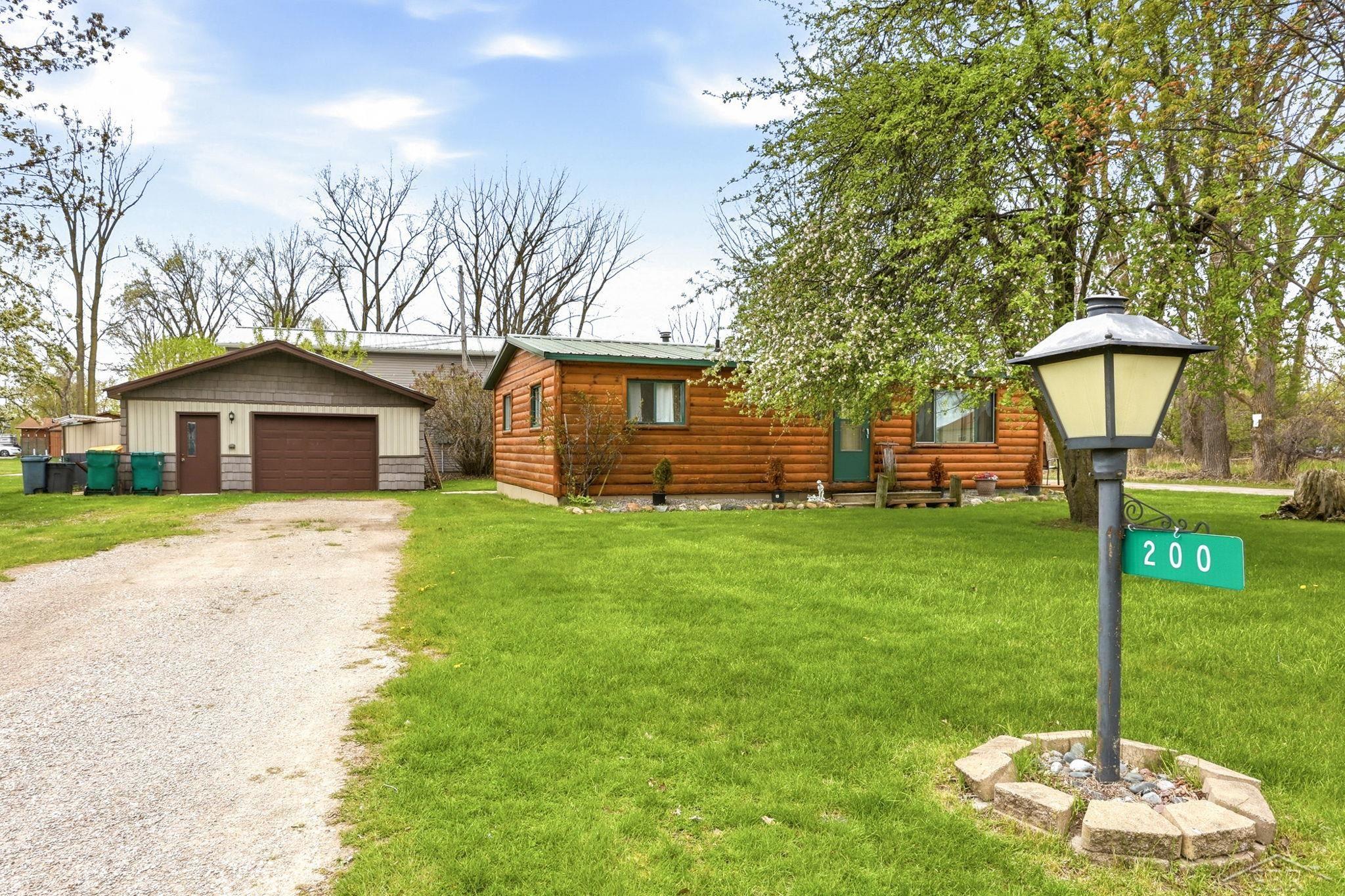 200 Sunrise Road Bay City, MI 48706 - Photo 4 of 49
