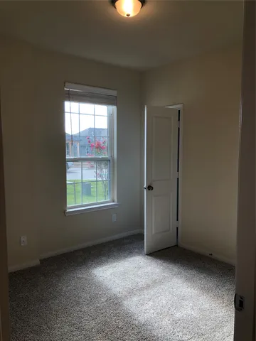 $2,275 | 1006 Old Vine, Brenham, TX 77833