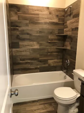 $2,300 | 1006 Old Vine, Brenham, TX 77833