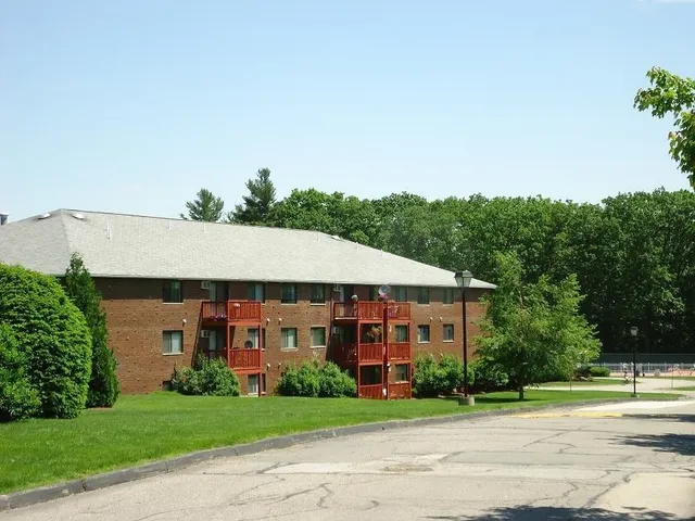 $2,134 | 95 Powers Street, Unit 94, Milford, NH 03055