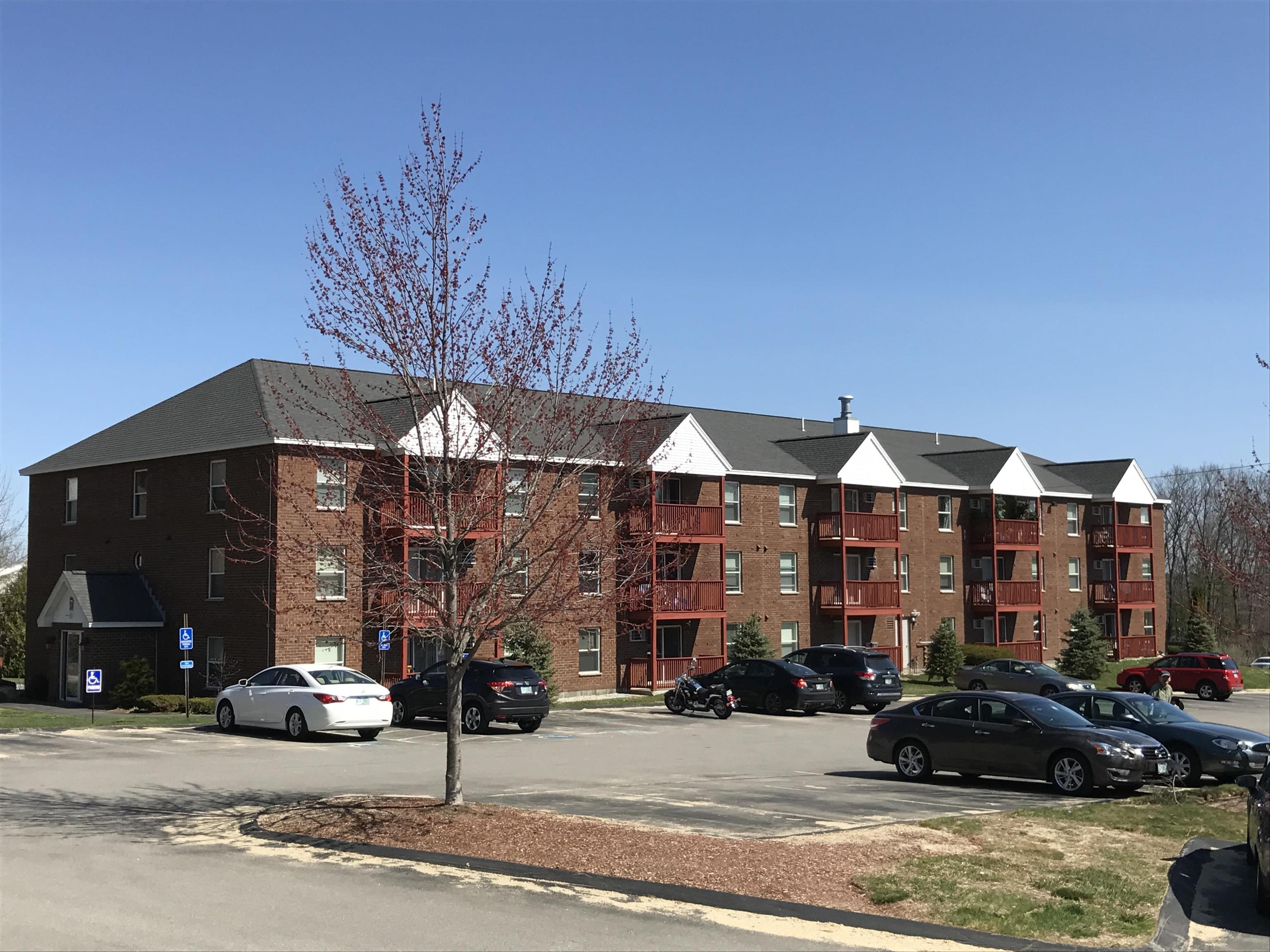 95 Powers Street, Unit 94 Milford, NH 03055 - Photo 3 of 53