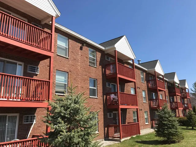 $2,134 | 95 Powers Street, Unit 94, Milford, NH 03055