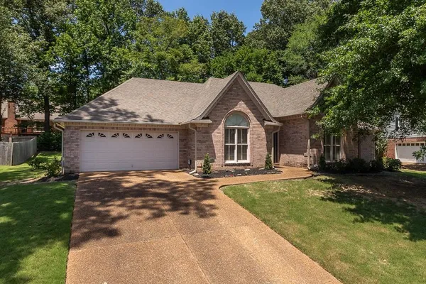 $299,000 | 8668 Wood Mills Drive West, Memphis, TN 38016